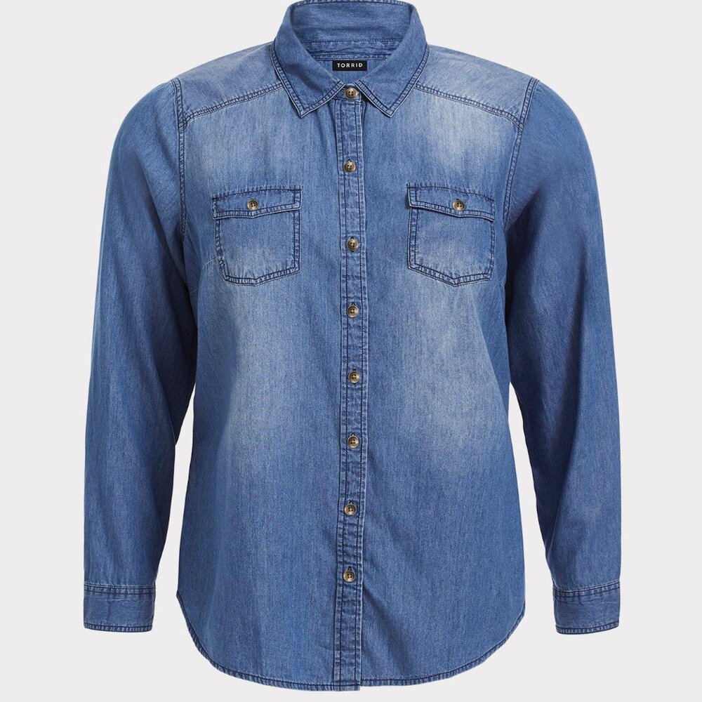 Torrid Taylor Medium Wash Denim Button-Down Shirt Size 2